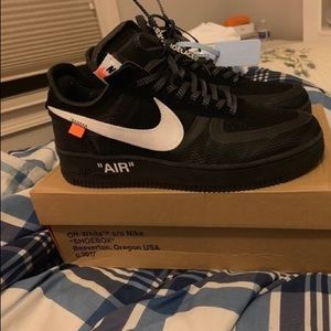 Black Air Force 1 off whites